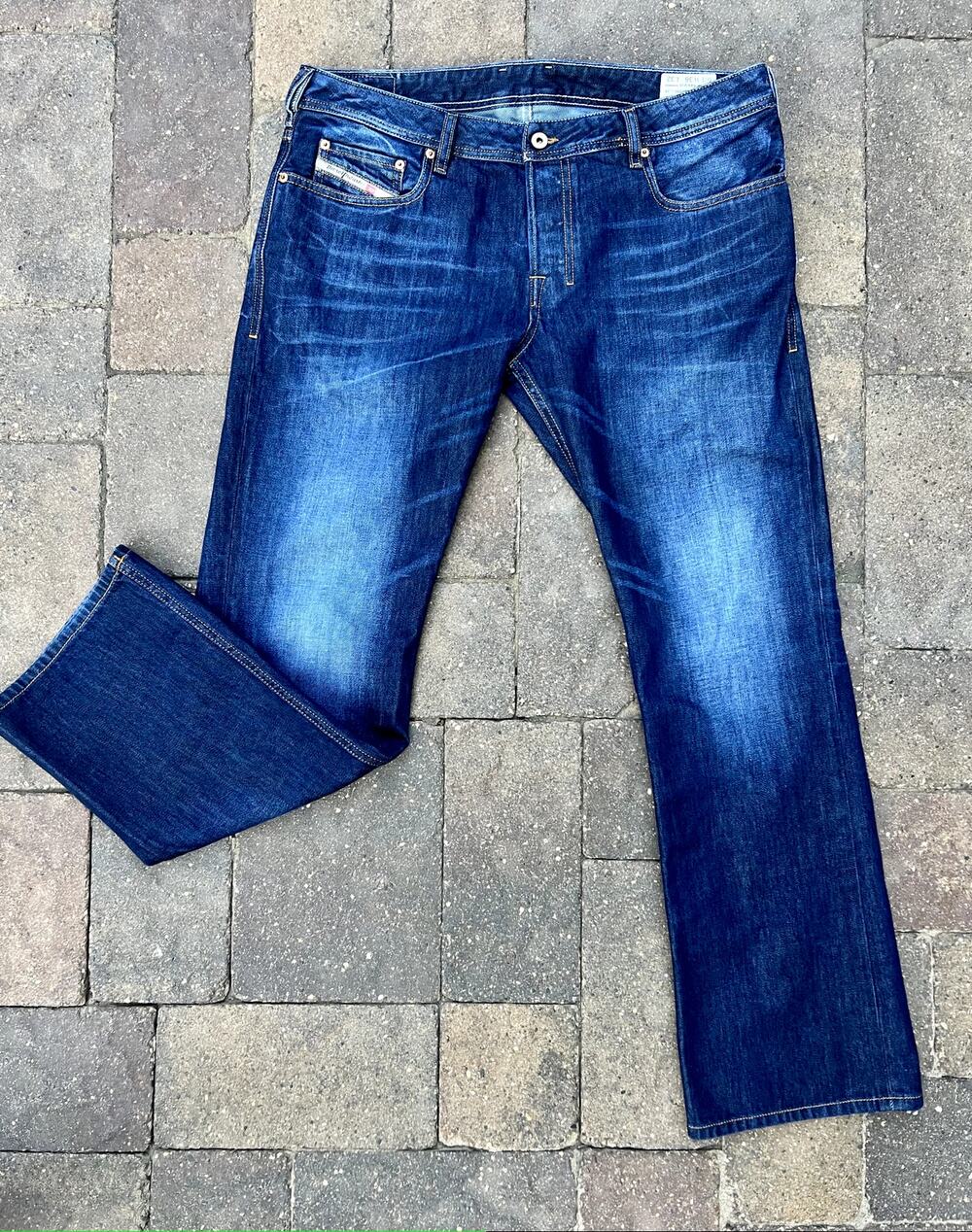 Men's Diesel Industry Zatiny dark mid rise bootcut jeans size 36x32